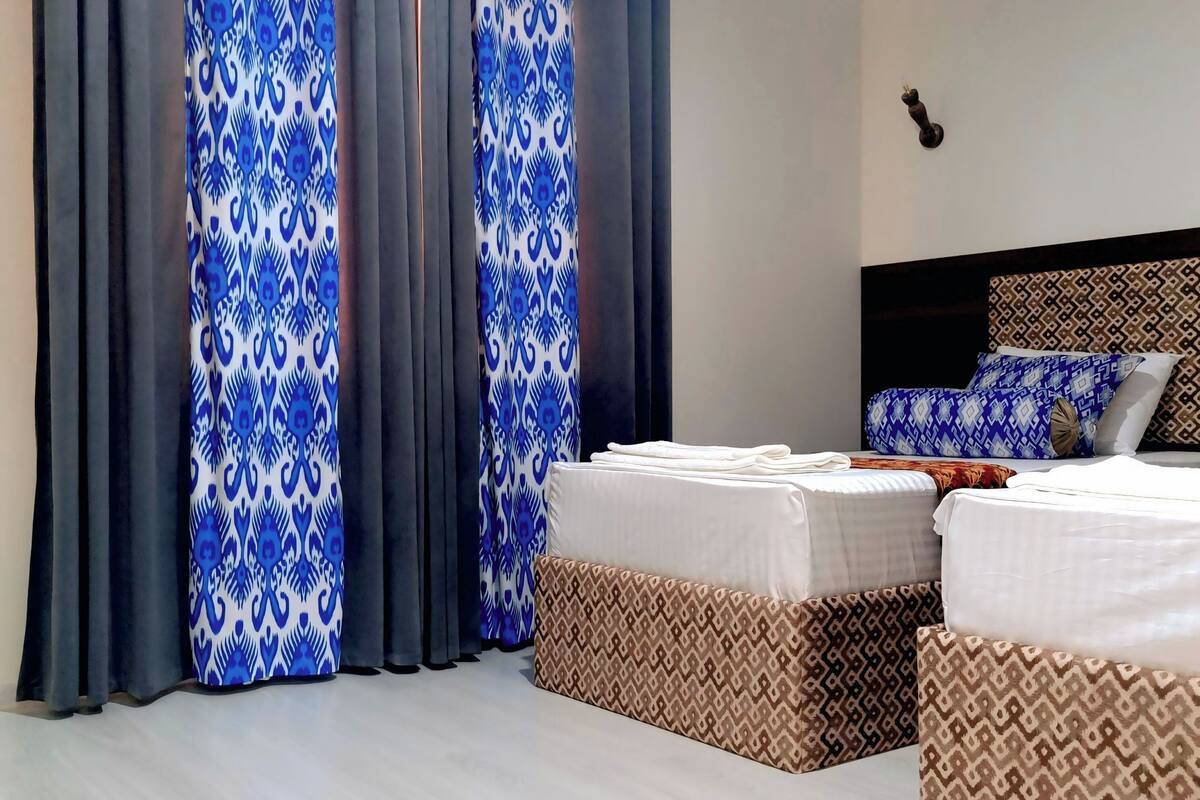 Deluxe Twin Room, City View | Free WiFi, bed sheets