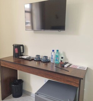 Standard Single Room, City View | Free WiFi, bed sheets