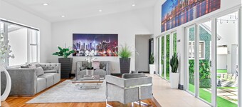Miami Villa: Pool, Hot Tub, Billiards, 5BR