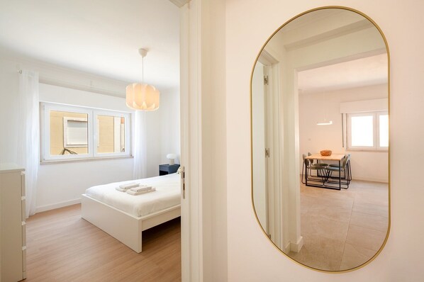 1 bedroom, iron/ironing board, internet, bed sheets