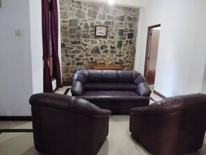 Reception - Green Holiday Inn (CP)