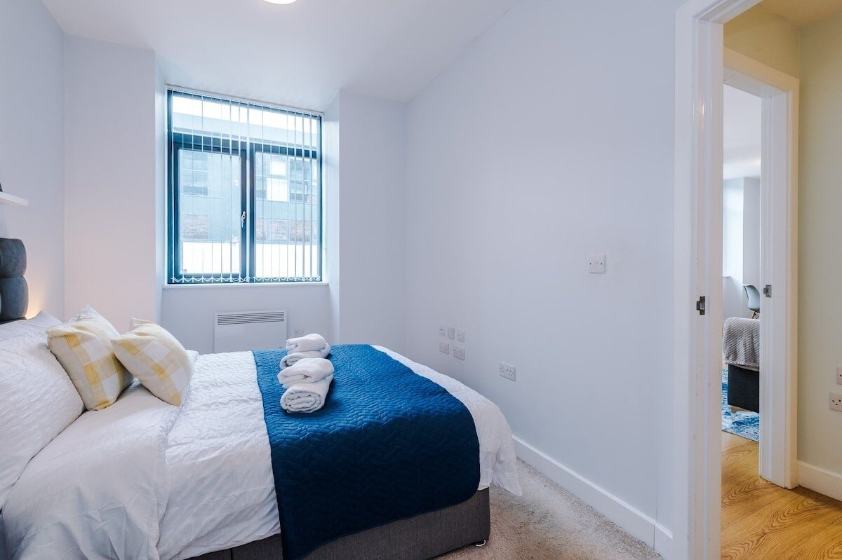 Iron/ironing board, Internet, bed sheets