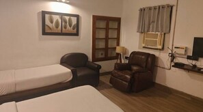 1 bedroom, iron/ironing board, free WiFi, bed sheets - Studio Apartments Near US Consulate (Chennai)