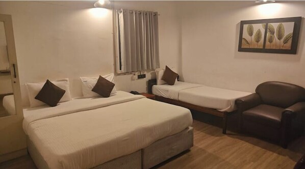 1 bedroom, iron/ironing board, free WiFi, bed sheets - Studio Apartments Near US Consulate (Chennai)