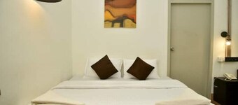 Fully Furnished Boutique Apartment with kitchen