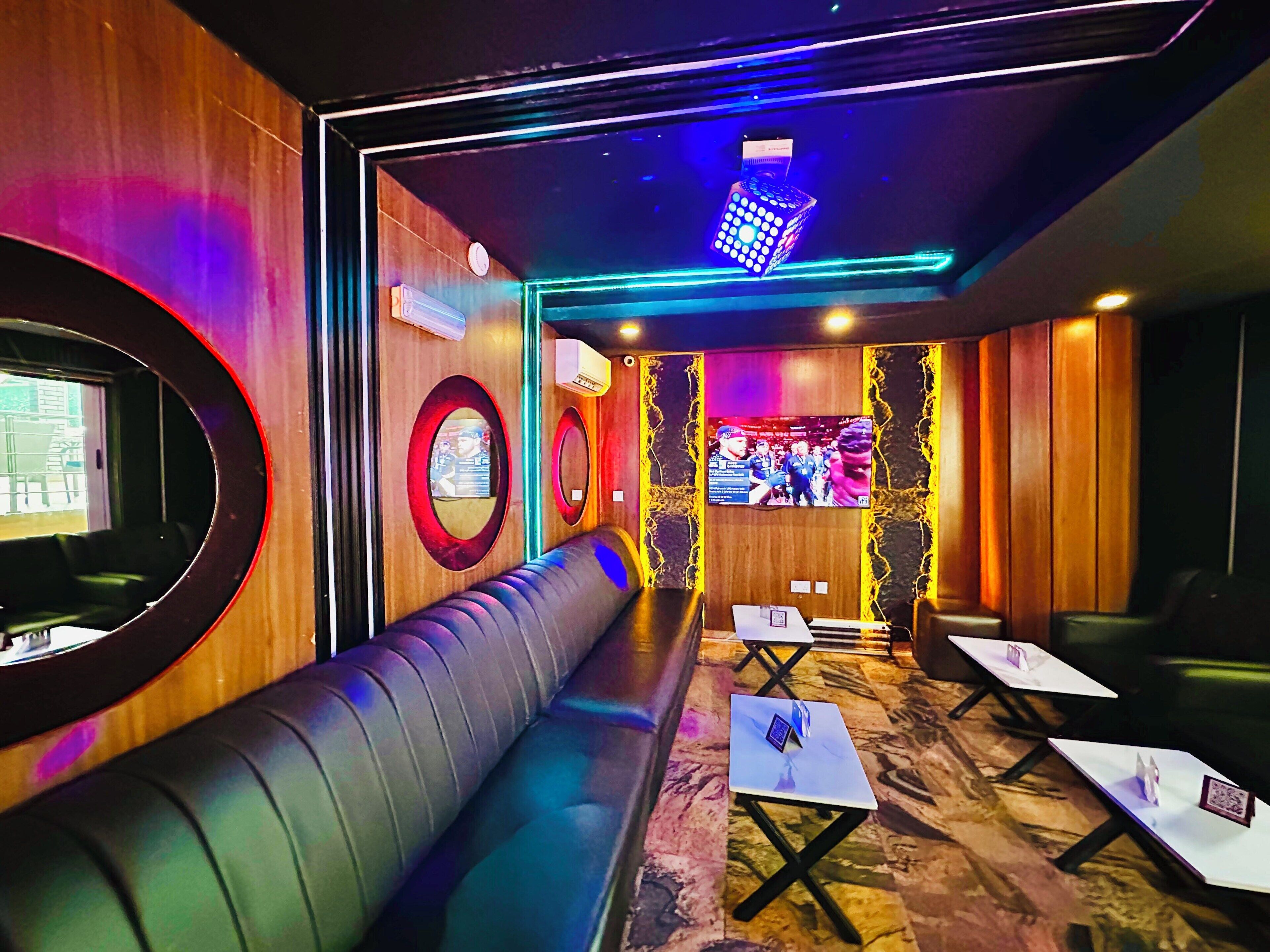 Bar lounge
