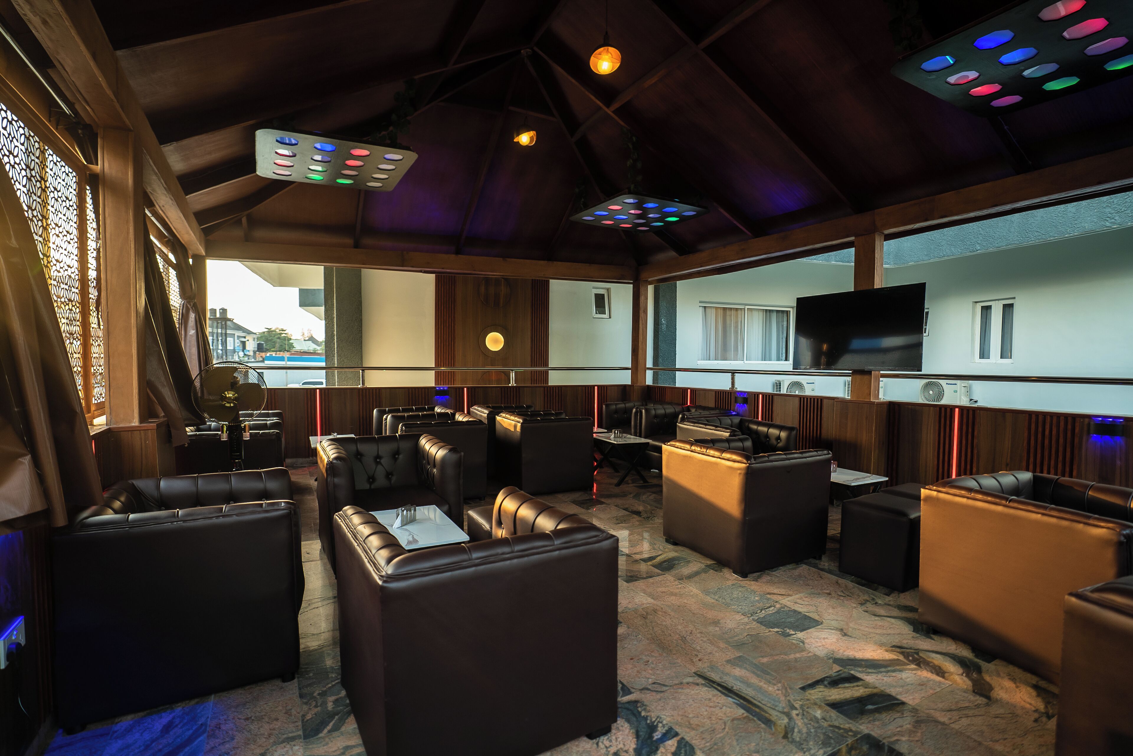 Poolside bar