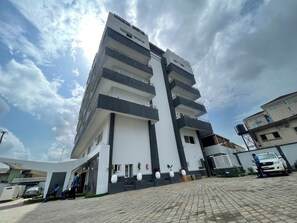 Exterior - Presken Awolowo Way - Ikeja (Lagos)