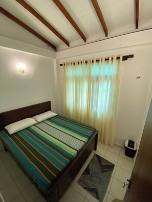 4 chambres, fer et planche à repasser, Wi-Fi, draps fournis