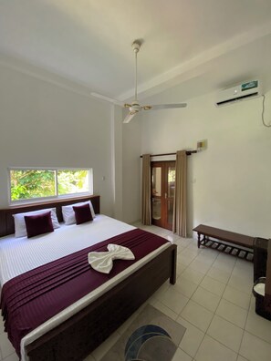4 bedrooms, iron/ironing board, WiFi, bed sheets - Luxury Meets Local Charm at Villa Petria - 04 bedroom villa in Galle,Sri Lanka (Galle)