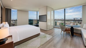 Premium Room, 1 King Bed, City View