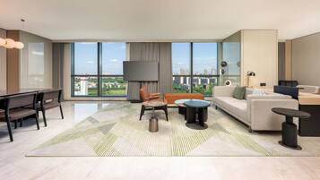 Suite, 1 Bedroom (Dining, Pantry, Study Area)