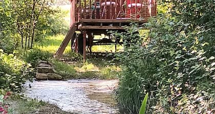 ROULOTTE TZIGANE DROME, AU BORD DU RUISSEAU Ideal for a quiet weekend break