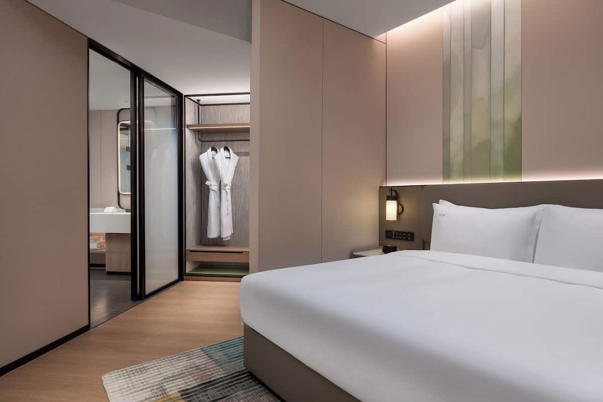 Suite, 1 Bedroom | Premium bedding, down comforters, in-room safe, desk