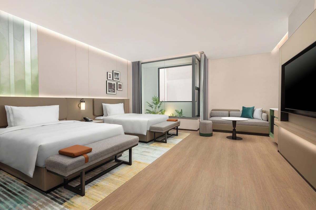 2 Double Premium | Premium bedding, down duvets, in-room safe, desk