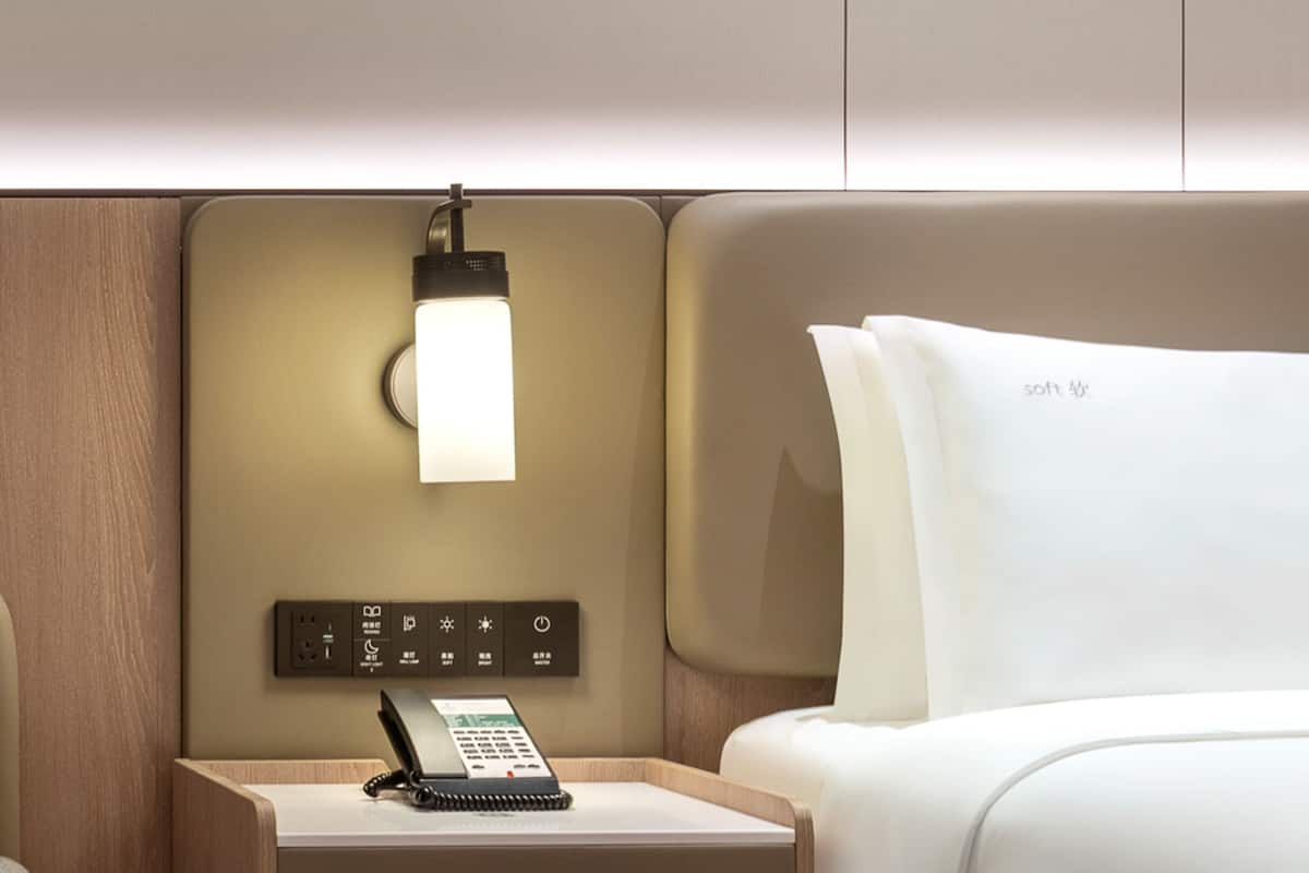 Premium Room | Premium bedding, down duvets, in-room safe, desk