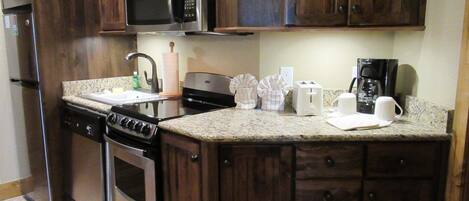 電子レンジ、オーブン、コンロ、食器洗い機