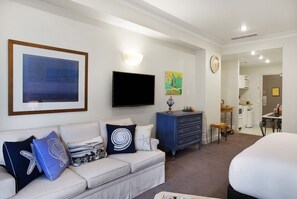 1 chambre, fer et planche à repasser, accès à Internet, literie fournie