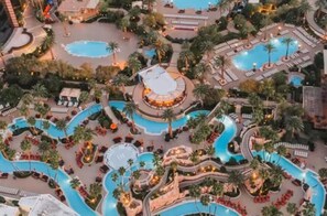 Pool - MGM Signature Strip/F1/Sphere Views • Balcony (Las Vegas)