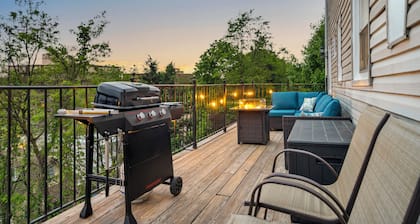 Spacious 3-bedroom apartment in fantastic Yonkers with Balcony, Firepit, AC