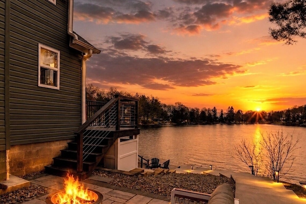 Sunrise lake
