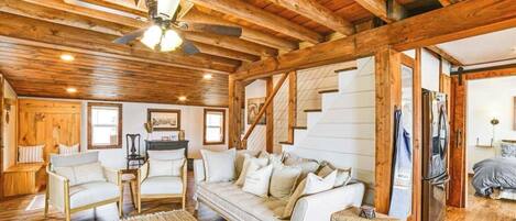 Smart TV, fireplace, books, video library