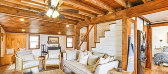 Catskills Lazy Lake House. A Superior 3 BR Retreat.