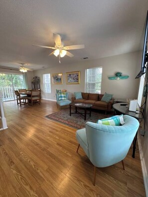 Tv, bordfodbold, bordtennisbord