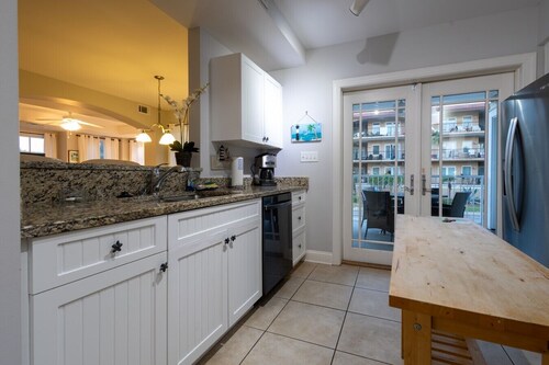 Pier Walk 15- Ocean View/Elevator/Sleeps 8
