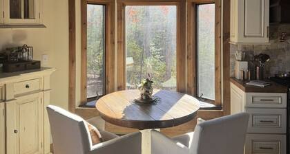 Charming 3 bedroom chalet with spa minutes from Lake Nottely