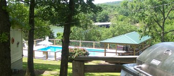 Charming 4-bedroom Lake House in a Resort Setting on Table Rock Lake MO