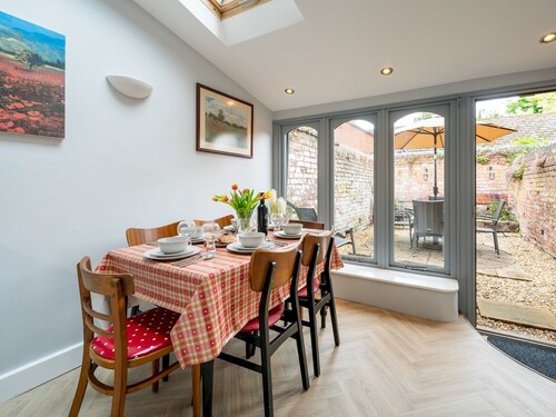 Welcoming 3-bed home close to Shrewsbury centre | Pass the Keys