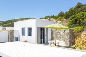 Terrace/patio - Sea View Villa with Pool in Paros (Kostos)
