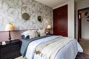 2 bedrooms, desk, iron/ironing board, WiFi