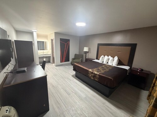 Ivory Tower Motor Inn