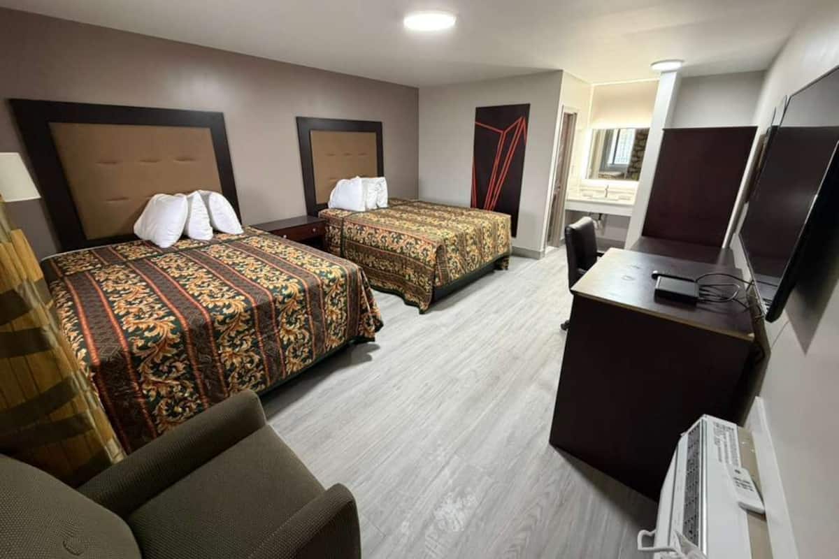 Standard Double Room | Free WiFi