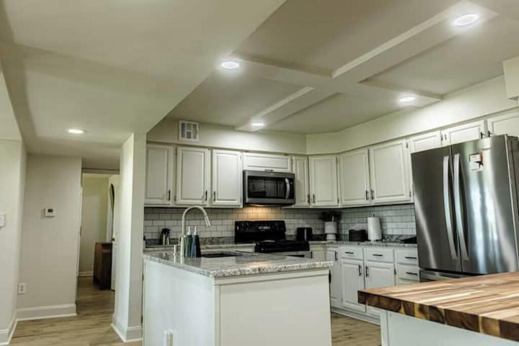 Microondas, horno, parrilla de estufa y lavavajillas 