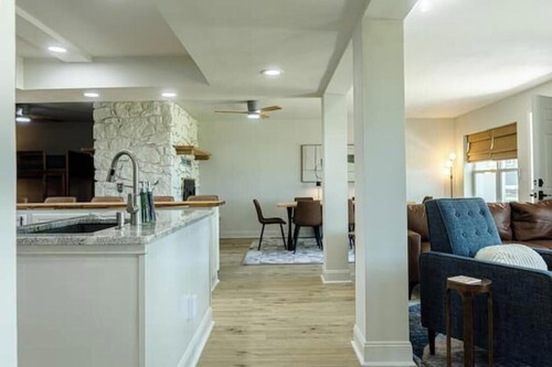 THE BUNKER
 3 bed 2 bath on the battlefield Par 3 golf course by Shangri-La