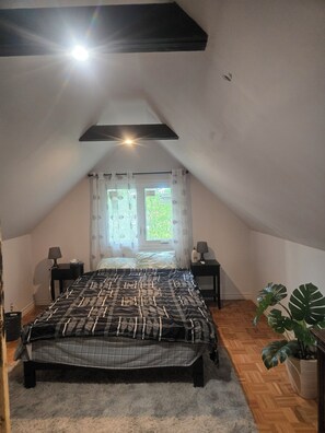 3 bedrooms, WiFi, bed sheets