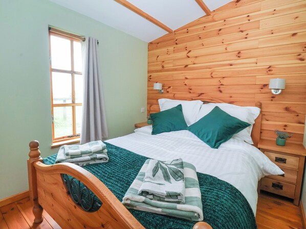 1 bedroom, individually decorated, individually furnished, free WiFi