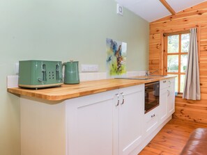 Cookware/dishes/utensils