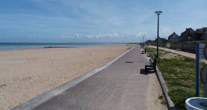 Beau Duplex de 80 MÂČ pour 6 /7 PERS , Ă 100 METRE DE LA PLAGE, jardin de 1000 mÂČ