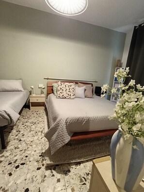 1 bedroom, WiFi, bed sheets - Loano Experience 70mt from the sea (Loano)