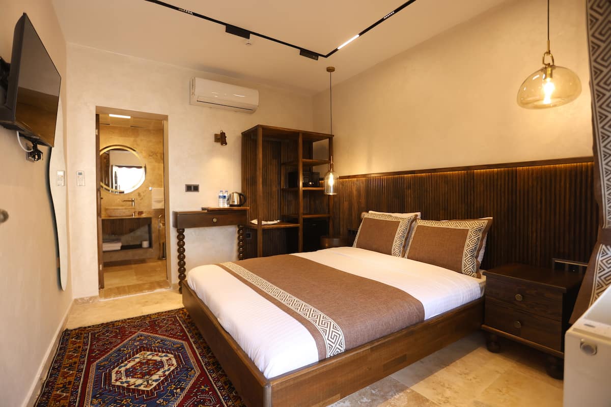 Superior Room | Premium bedding, minibar, individually decorated, individually furnished