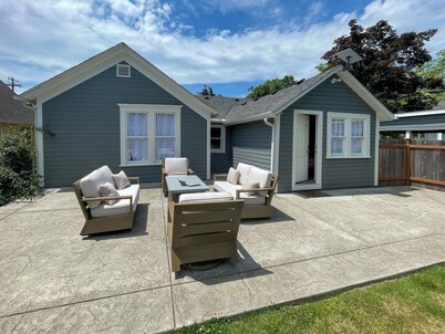 Charming 2-bedroom house in tranquil Carlton with WiFi, AC