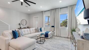 Rumah, Beberapa Tempat Tidur (Evergreen By the Sea Unit A) | Area keluarga