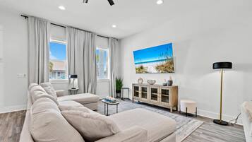 House, Multiple Beds (Evergreen By the Sea Unit A) | Living area