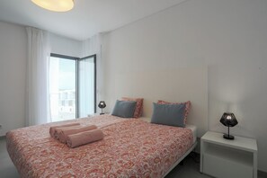 3 chambres, fer et planche à repasser, Wi-Fi gratuit, draps fournis