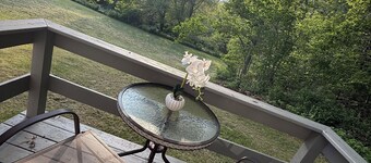 Renovated The Driftwood Cabin at White Anchor Inn