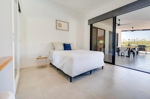 3 chambres, fer et planche à repasser, Wi-Fi, draps fournis